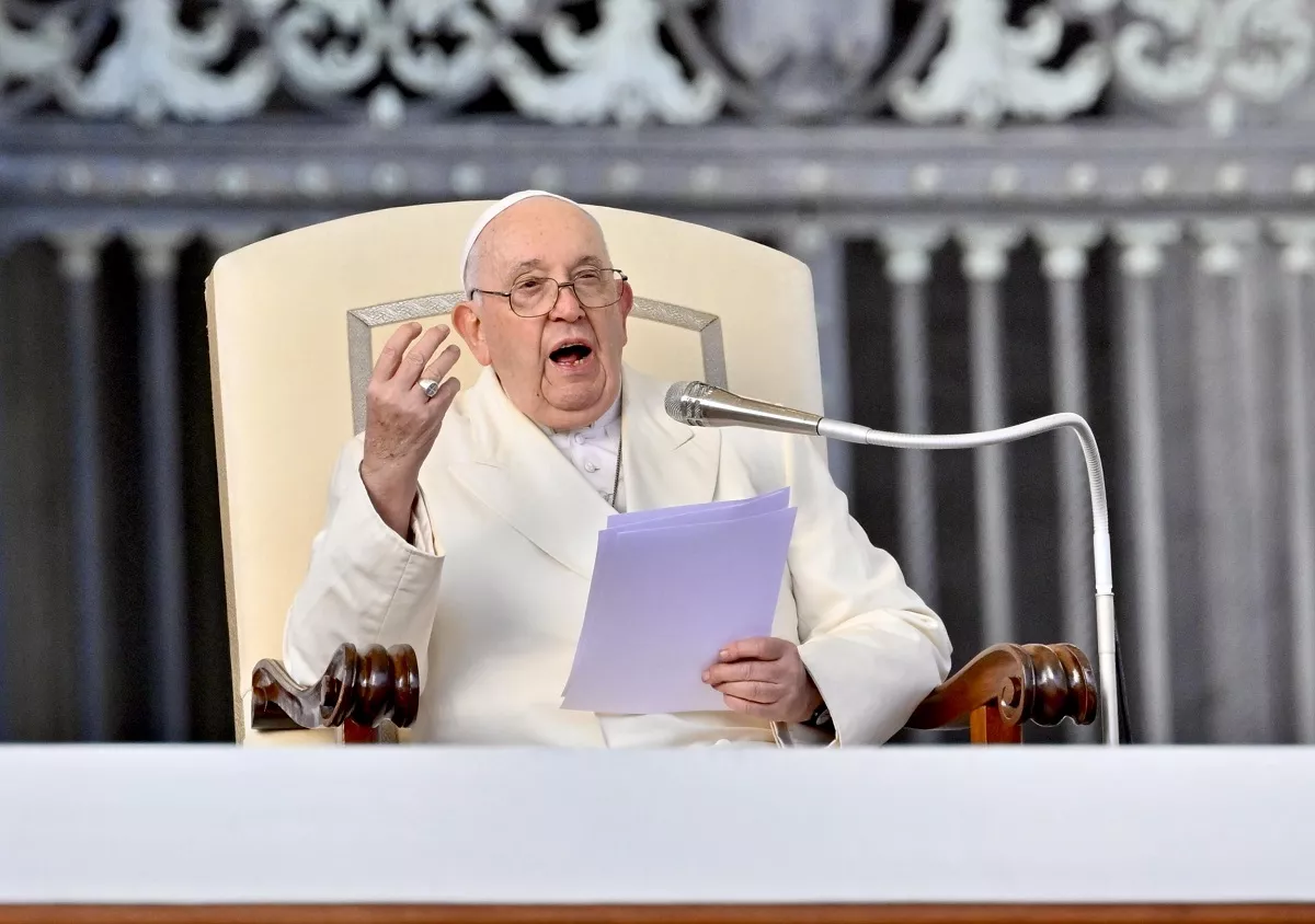 El papa pide un fondo contra el hambre y la crisis climática con el dinero de las armas