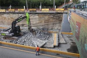 Obras Públicas informa avanzan trabajos paso a desnivel de la avenida 27 de Febrero con Máximo Gómez