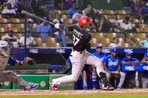 González encabeza paliza del Escogido al Licey