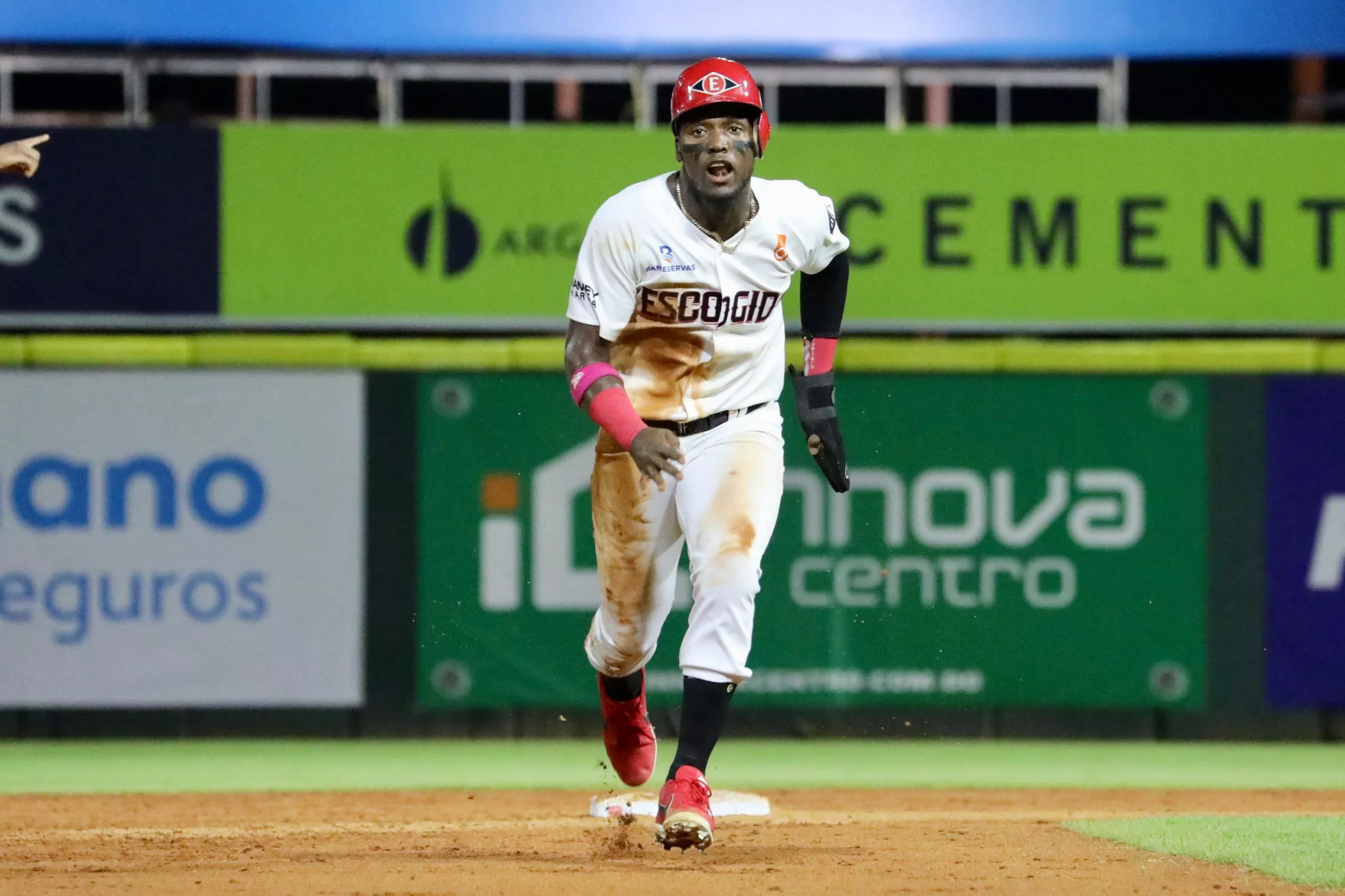 Junior Lake, Franmil Reyes y Zoilo Almonte se quedan el Escogido