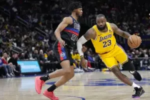 Los Lakers propinan a los Pistons la 15ª derrota consecutiva