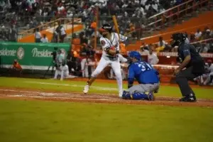 Liberato en gran debut, guía a Toros que se ponen a medio juego del tercer lugar