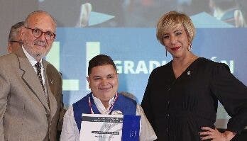 Los Cenapec gradúan  nuevos bachilleres