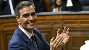 4 claves de cómo logró Pedro Sánchez su tercer mandato como presidente del gobierno de España (y la alta tensión con la que empieza)