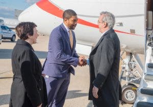 Presidente Abinader llega a Washington para reunión con Joe Biden