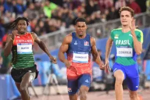 José González obtiene plata en los 200 metros con tiempo de 20.56