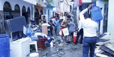 La Cañada Arroyo Seco, daña negocios y enseres de munícipes en el sector Los Ríos