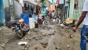 Más de una docena de muertos y miles de desplazados por las torrenciales lluvias