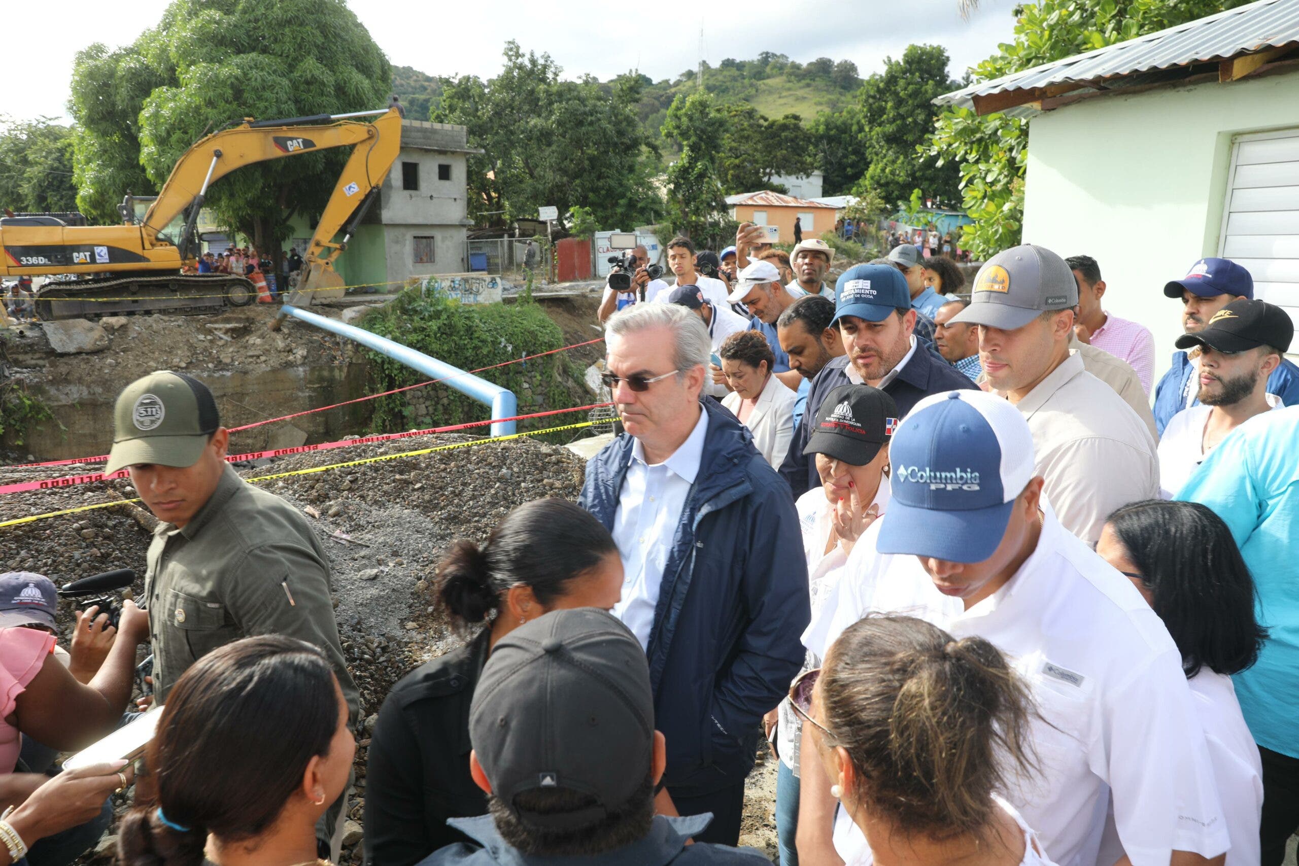 Presidente Abinader recorre zonas de desastre en provincias Duarte y San José de Ocoa
