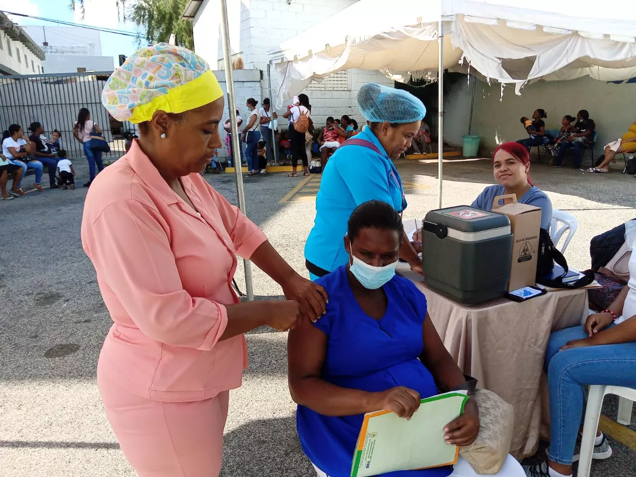 Salud Pública asegura en menos de dos meses ha logrado aplicar 283,424 dosis de Influenza