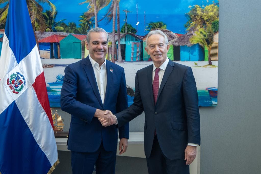 Tony Blair se reúne con Abinader para buscar solución a conflicto con Haití