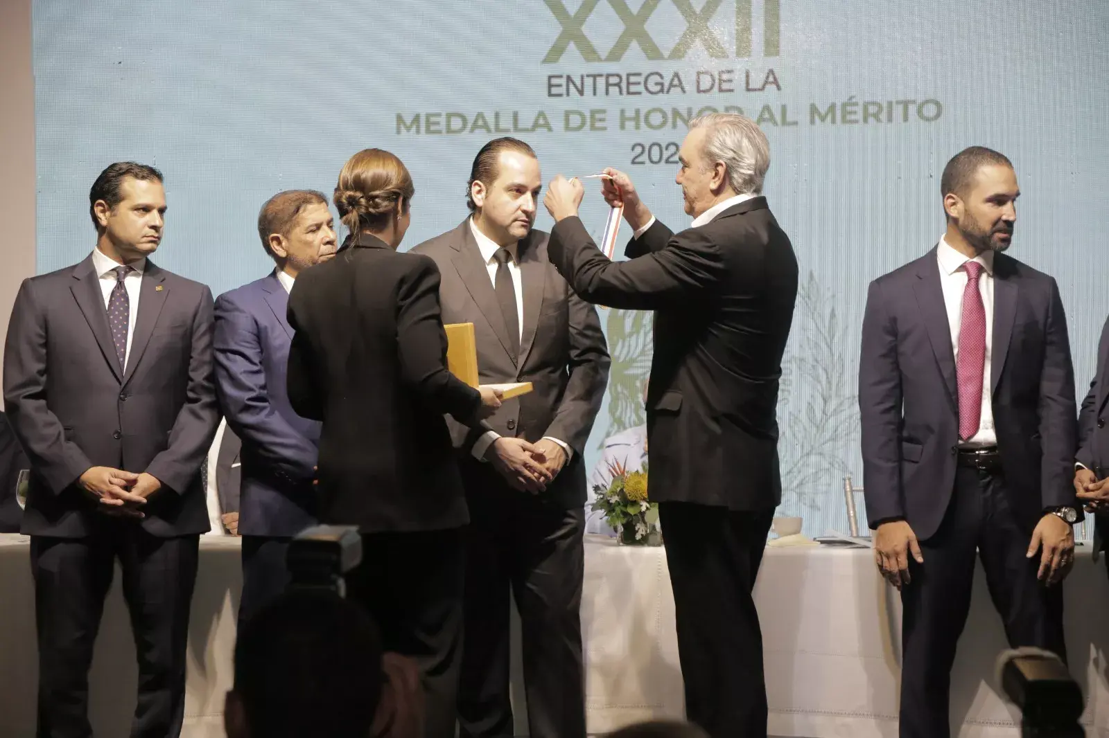 CAEI recibe medalla de honor al mérito por excelencia e innovación en el renglón de agroindustria