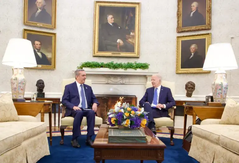 Biden y Abinader exhiben sintonía en una reunión centrada en Haití y en la economía