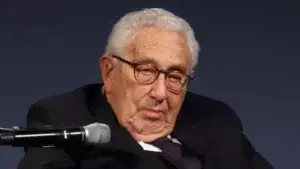 Muere Henry Kissinger, el controvertido Nobel de la Paz que apoyó la «guerra sucia” que dejó miles de muertos en América Latina