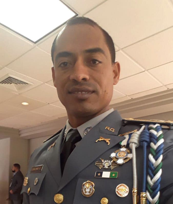 Coronel acusado de matar taxista es el nuevo jefe de escolta del director PN