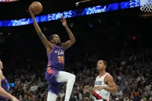 Durant anota 31 y se coloca en el puesto 11 de todos los tiempos en puntos