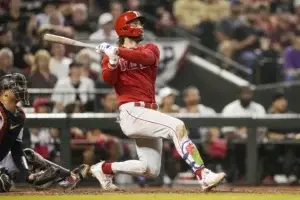 Bryce Harper jugará la primera base a tiempo completo para los Filis