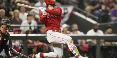 Bryce Harper jugará la primera base a tiempo completo para los Filis