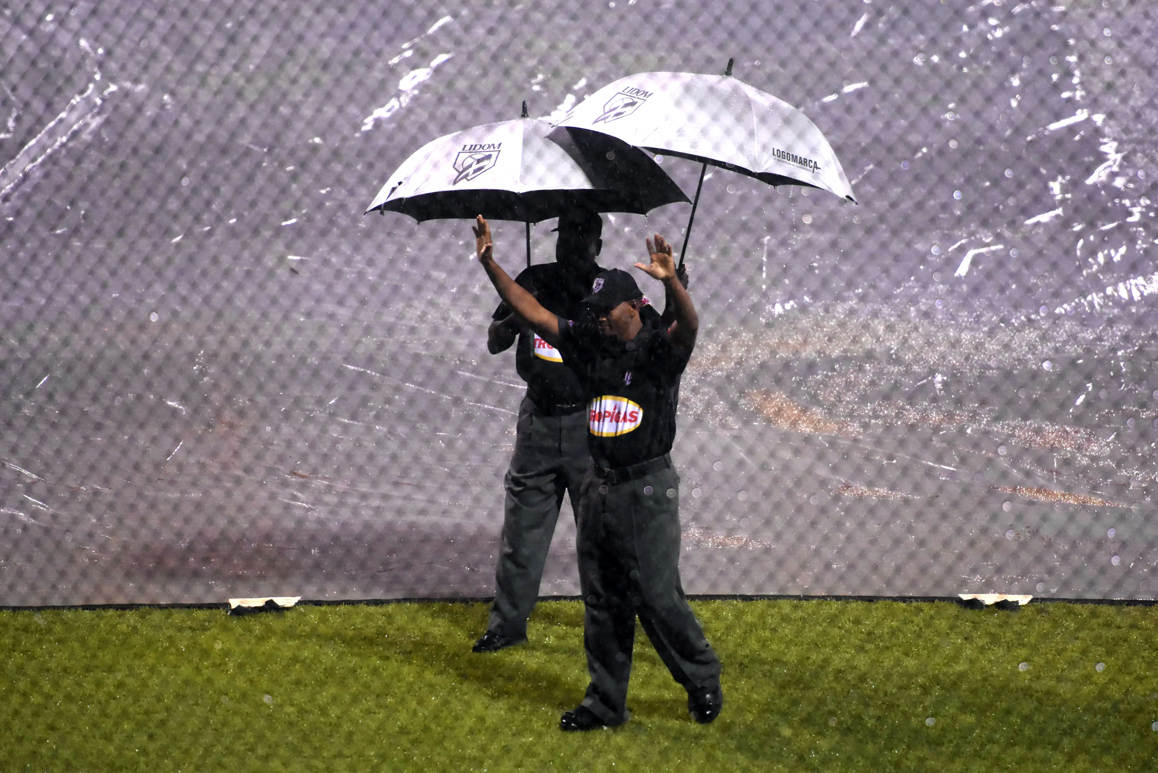 Posponen juego de Escogido y Licey por lluvia en Santo Domingo