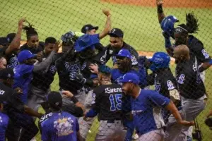 Licey extiende ´agonía´ de las Águilas en Lidom