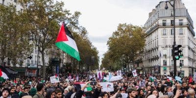 Miles de personas se manifiestan en París para pedir el alto el fuego en Gaza