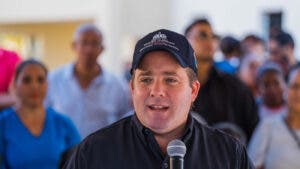 Ministro Paliza lleva aportes a las provincias San José de Ocoa y Azua