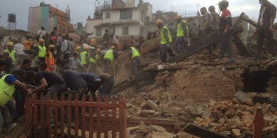 Al menos 157 muertos tras un terremoto de magnitud 6,4 en el oeste Nepal