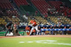 Toros vencen a Leones y empatan en el cuarto lugar