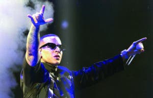 Daddy Yankee promete servirle sólo a Jesús