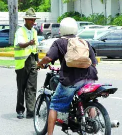 Senado aprueba sanción contra los motoristas