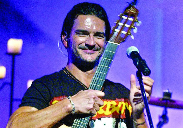 Arjona se retira problemas salud