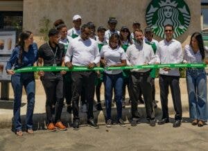 Starbucks inaugura su primera tienda  ‘Drive Thru’