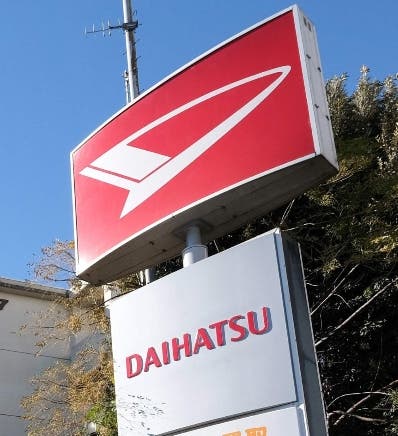 Daihatsu paraliza su producción en Japón