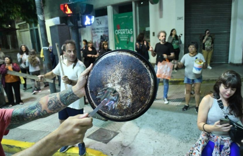 Los ‘cacerolazos’ volvieron a las calles de Argentina