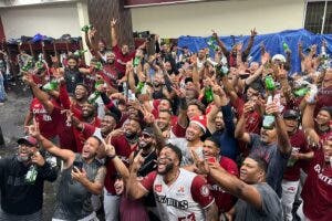 Gigantes del Cibao celebran en grande clasificación al todos contra todos béisbol RD