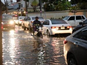 COE eleva  a 26  provincias en alerta por lluvias