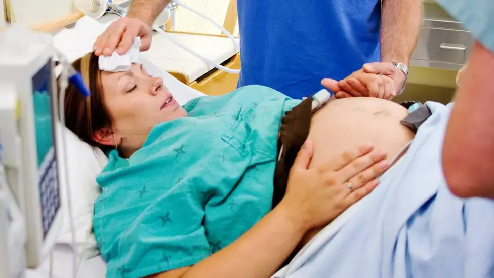 OMS: Un tercio de las mujeres sufren problemas de salud de larga duración tras el parto