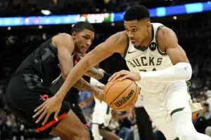 Antetokounmpo rompe el récord de rebotes de Abdul-Jabbar