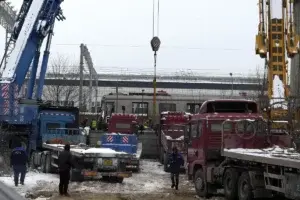 Choque entre dos trenes deja 515 heridos durante una intensa nevada en Beijing