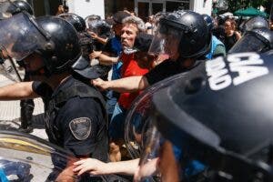 Incidentes y varios detenidos tras la concentración de la CGT en Buenos Aires