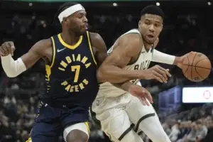 Antetokounmpo anota 64 puntos, récord de la franquicia y Bucks vencen a Pacers