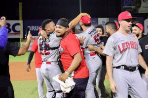 Leones vencen a Gigantes y aseguran pase al Round Robin