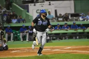 Alfaro, Alcántara y Andújar comandan triunfo del Licey