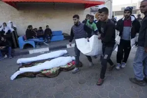 Los muertos en Gaza por la ofensiva israelí pasan de 19.400, según Ministerio de Sanidad