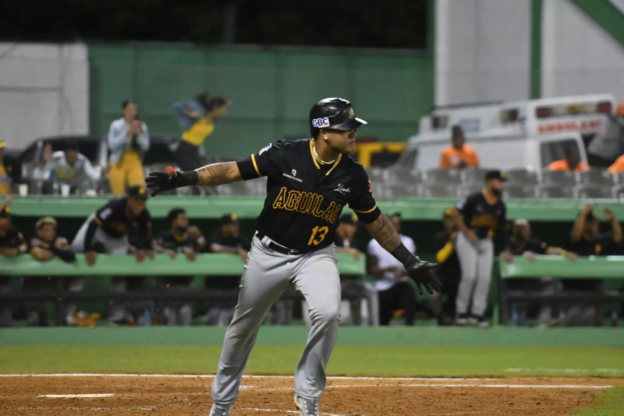 Águilas vienen de atrás y vencen a las Estrellas con hit oro de Starlin Castro