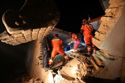 El peor terremoto en una década causa más de 120 muertos en el noroeste de  China