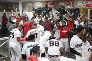 Leones celebran primer paso, pero van por más