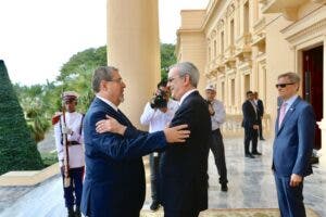 Presidente Abinader recibe al presidente electo de Guatemala