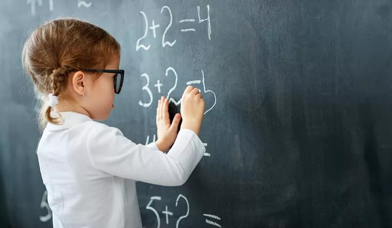 Informe PISA: En RD las niñas superaron a los niños en matemáticas y lectura