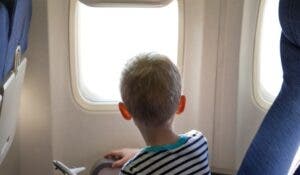 Una aerolínea de EE.UU. coloca en un vuelo equivocado a un niño que viajaba solo